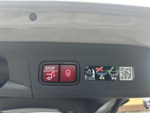 Used 2025 Mercedes-Benz GLS 450 4MATIC image 20