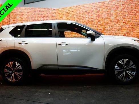 Used 2022 Nissan Rogue SV image 8