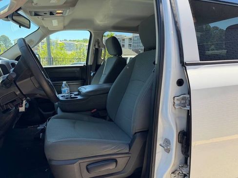 Used 2015 RAM 1500 Express RWD image 9