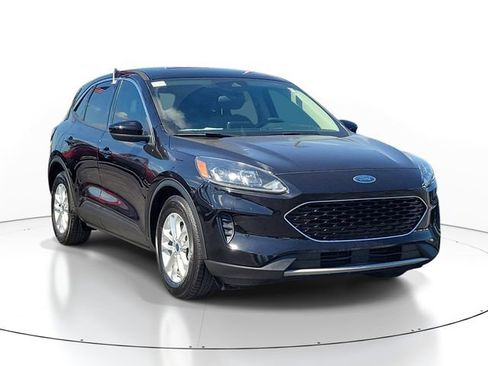 Used 2020 Ford Escape SE FWD image 2
