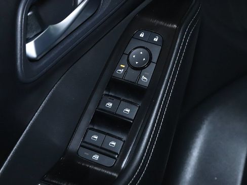 Certified 2025 Nissan Rogue SV FWD image 16