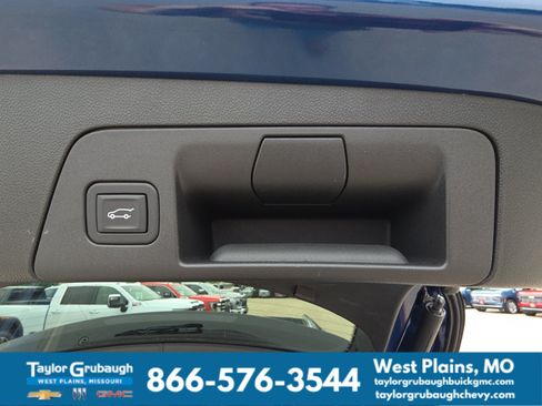 Used 2023 Buick Envision Essence FWD image 33
