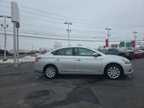 Used 2015 Nissan Sentra S image 3