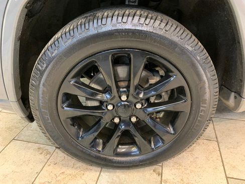 Used 2022 Jeep Grand Cherokee Laredo X AWD/4WD image 12