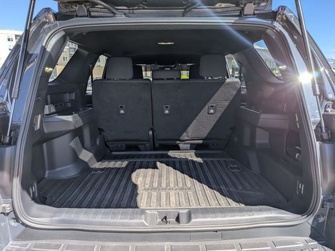 Used 2025 Toyota 4Runner SR5 AWD/4WD image 28
