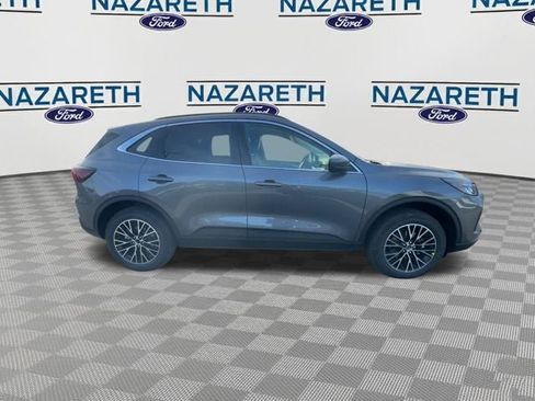 New 2026 Ford Escape SE image 9