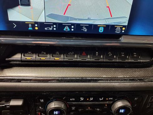 Used 2022 Chevrolet Silverado 1500 ZR2 w/ Technology Package image 15