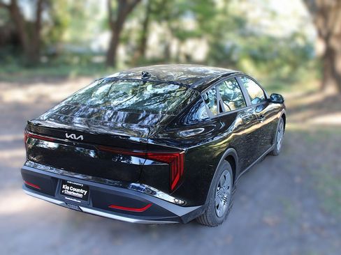 New 2025 Kia K4 LX image 7