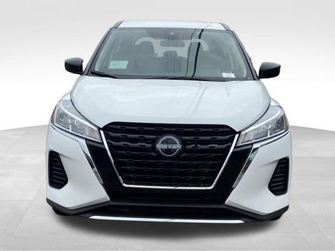 New 2025 Nissan Kicks Play S FWD image 6