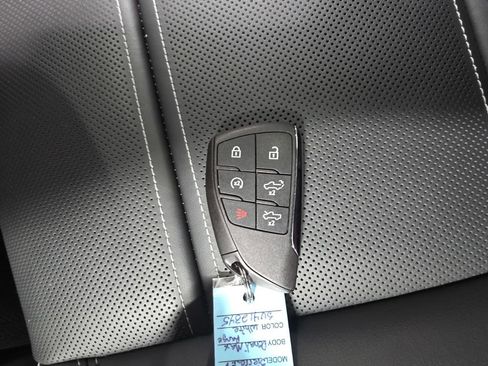 New 2025 GMC Sierra EV Denali image 32