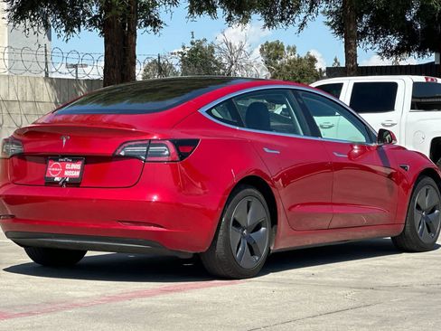 Used 2018 Tesla Model 3 Mid Range RWD image 3