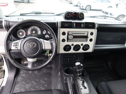 Used 2010 Toyota FJ Cruiser 4WD image 18