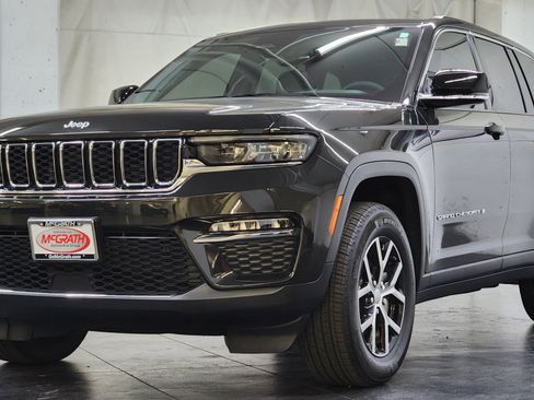 Used 2024 Jeep Grand Cherokee Limited AWD/4WD image 10