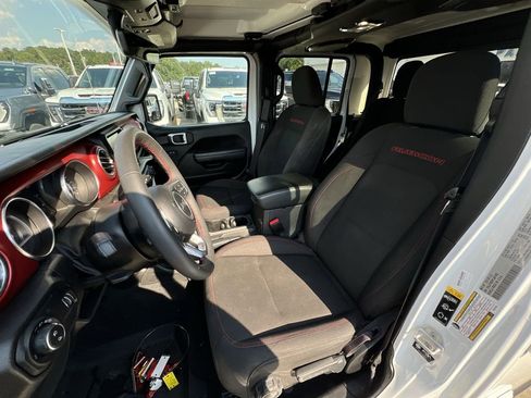 Used 2023 Jeep Gladiator Rubicon w/ Cold Weather Group image 30