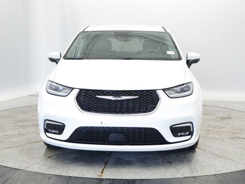 Certified 2023 Chrysler Pacifica Touring-L FWD image 11