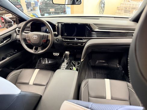 Used 2025 Toyota Camry SE FWD image 38