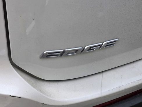 Used 2016 Ford Edge Titanium w/ Equipment Group 302A FWD image 16