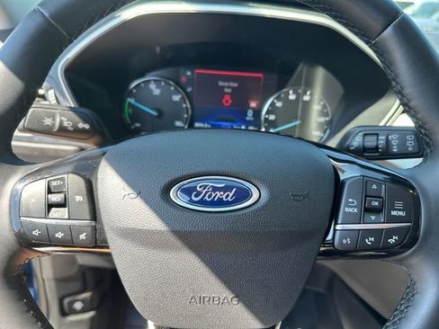 Used 2022 Ford Escape SEL w/ Class II Trailer Tow Package image 26