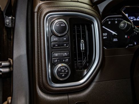 Used 2022 GMC Sierra 1500 Denali w/ Driver Alert Package II image 17