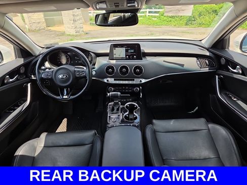 Used 2018 Kia Stinger Premium AWD/4WD image 10