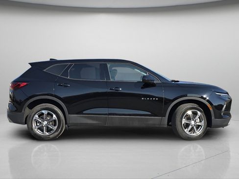 Used 2025 Chevrolet Blazer LT AWD/4WD image 17
