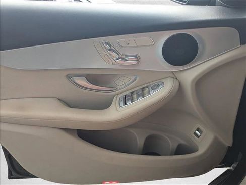 Used 2022 Mercedes-Benz GLC 300 GLC 300 image 10