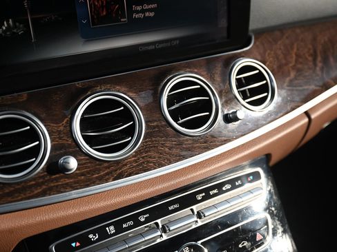 Used 2018 Mercedes-Benz E 300 image 30