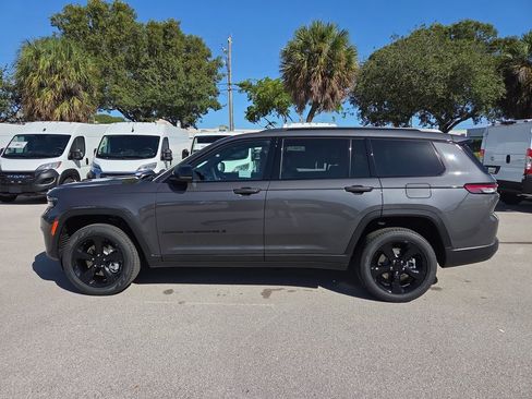 New 2025 Jeep Grand Cherokee L Limited w/ Black Appearance Package image 8