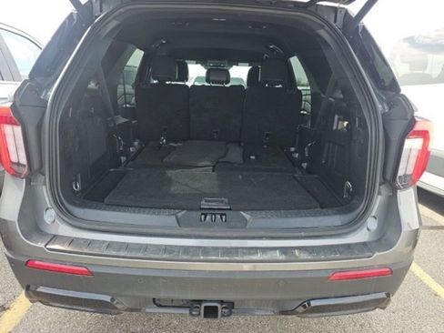 Used 2025 Ford Explorer ST-Line w/ ST-Line Street Pack image 15
