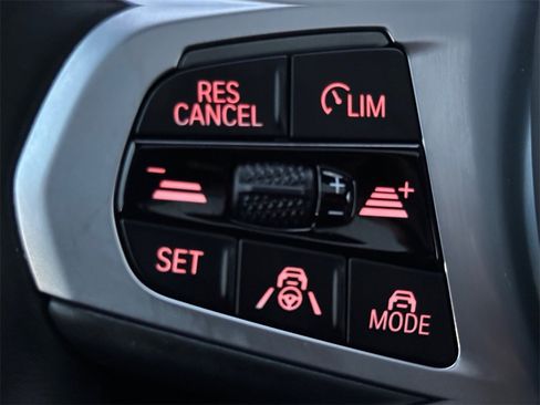 Used 2020 BMW X5 M50i image 22