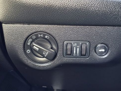 Used 2015 Dodge Challenger SXT Plus w/ Premium Sound Group image 31