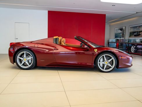 Used 2013 Ferrari 458 Spider RWD image 7