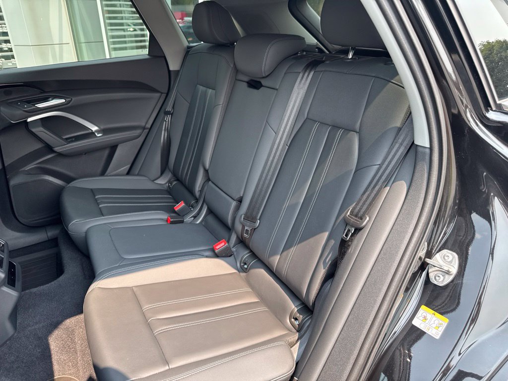 Certified 2025 Audi Q5 Premium w/ Convenience Package AWD/4WD image 23