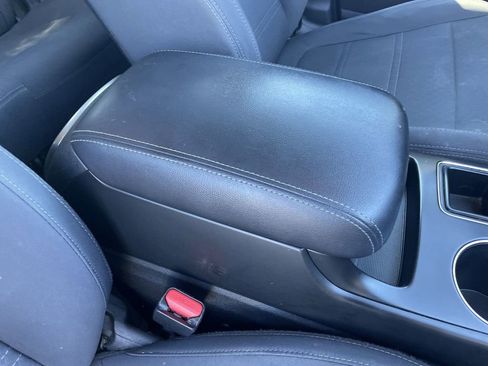 Used 2019 Kia Sorento LX image 28