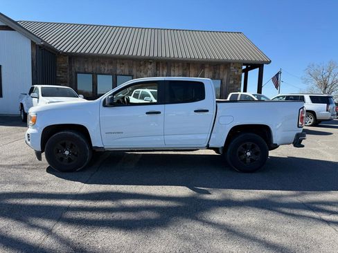 Used 2020 GMC Canyon SLE Crew Cab 2WD w/ Convenience Package image 2