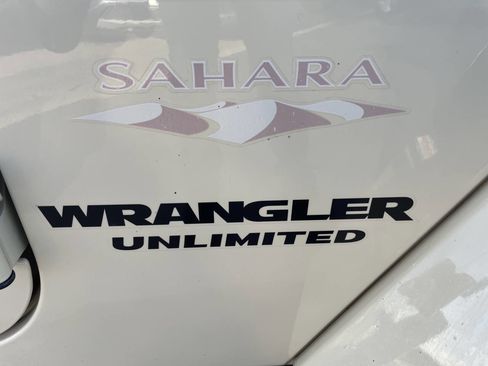 Used 2011 Jeep Wrangler Unlimited Sahara w/ Connectivity Group image 36