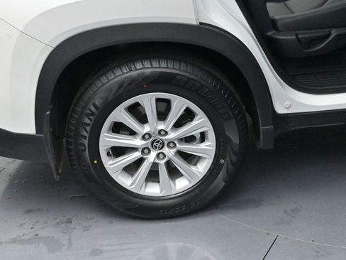 Used 2024 Toyota Grand Highlander XLE image 38