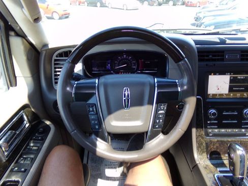Used 2016 Lincoln Navigator L Select RWD image 59