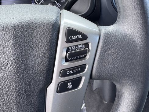 Used 2022 Nissan Titan SV image 23