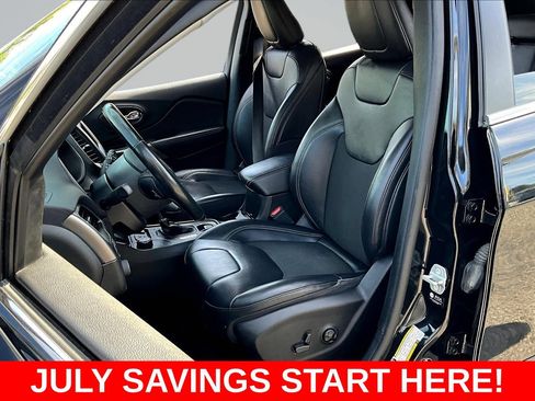 Used 2021 Jeep Cherokee Latitude Plus AWD/4WD image 27