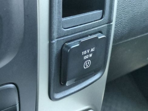 Used 2014 RAM 1500 Outdoorsman AWD/4WD image 31