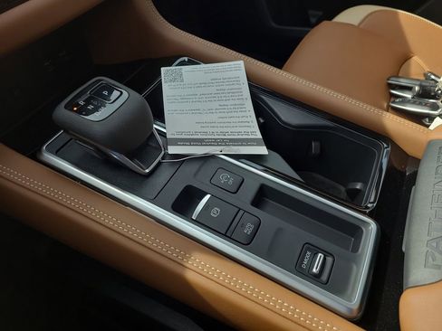 New 2026 Nissan Pathfinder Platinum image 20