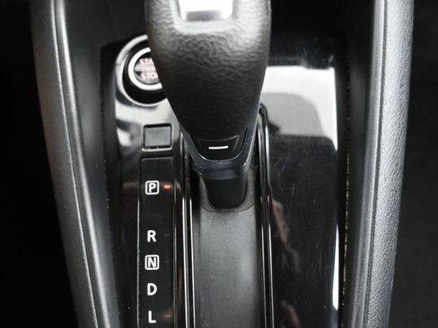 Used 2022 Nissan Kicks S FWD image 19