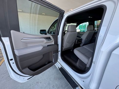 Used 2025 Chevrolet Silverado 1500 LTZ w/ LTZ Premium Package AWD/4WD image 15