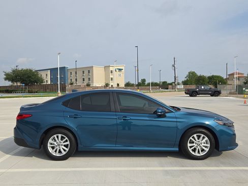 Used 2026 Toyota Camry LE w/ Convenience Package FWD image 2