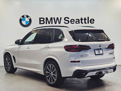 New 2026 BMW X5 M60i image 4