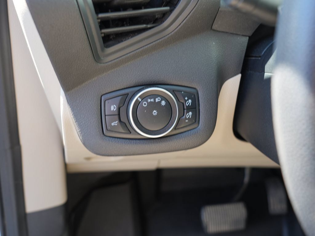 Used 2017 Ford Escape SE AWD/4WD image 17