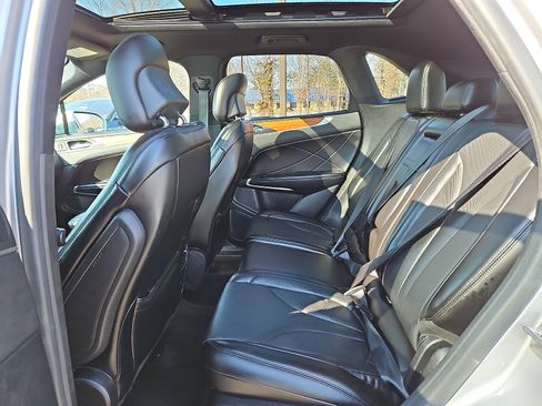 Used 2019 Lincoln MKC Reserve image 10