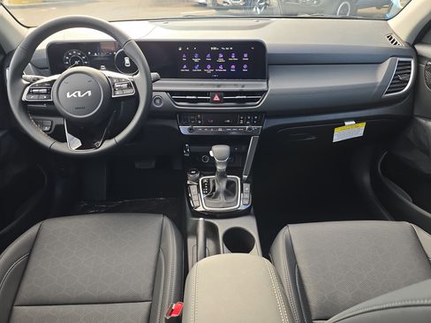 New 2026 Kia Seltos EX FWD image 12