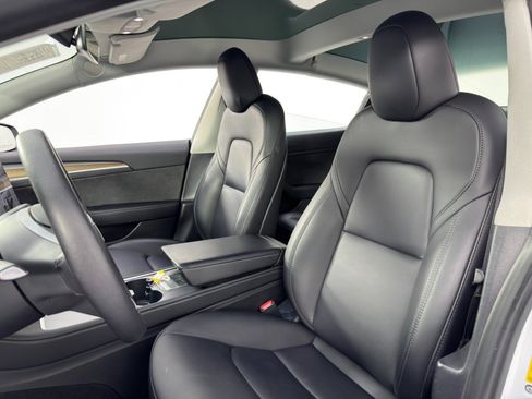 Used 2023 Tesla Model 3 Standard Range image 39